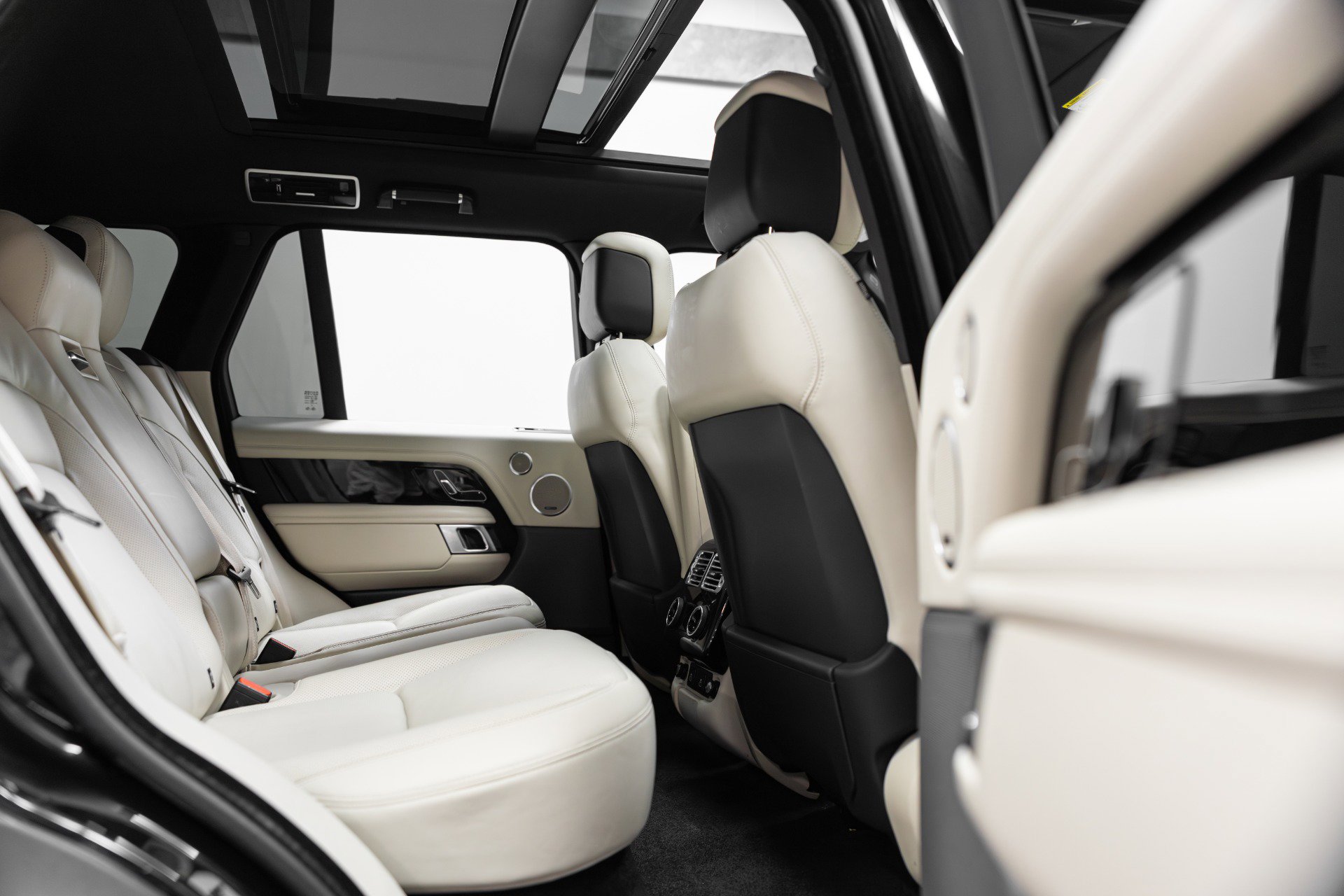 Used 2021 Land Rover Range Rover Westminster Edition image 22