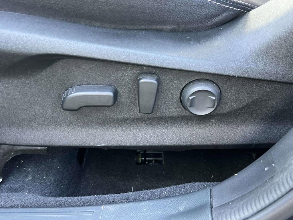 Used 2022 Subaru Forester Touring image 27