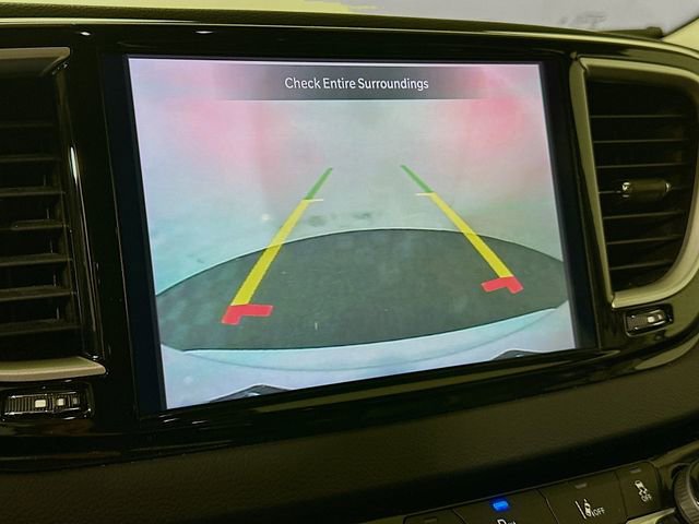 Used 2024 Chrysler Pacifica Touring-L image 16