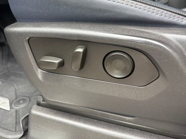 Used 2023 Chevrolet Silverado 1500 High Country w/ Technology Package image 29