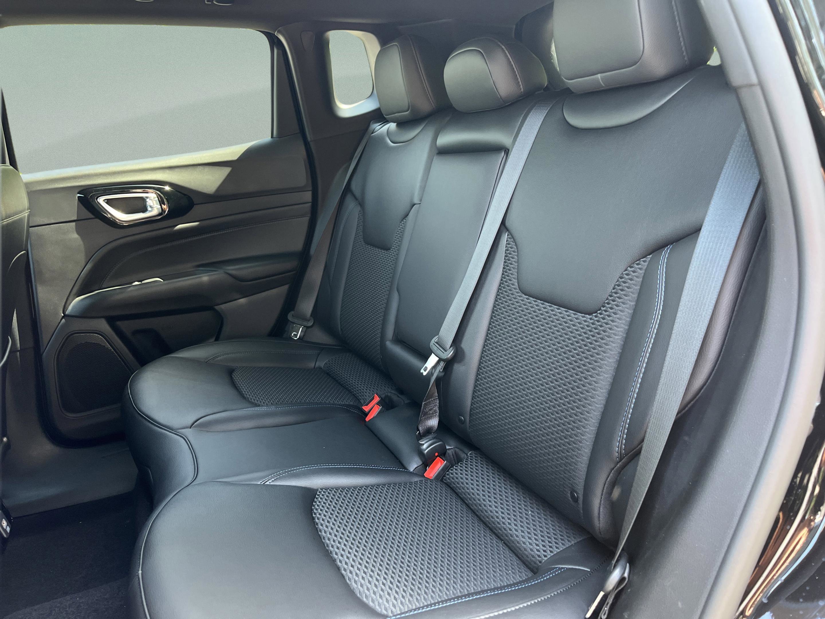 New 2026 Jeep Compass Latitude AWD/4WD image 16