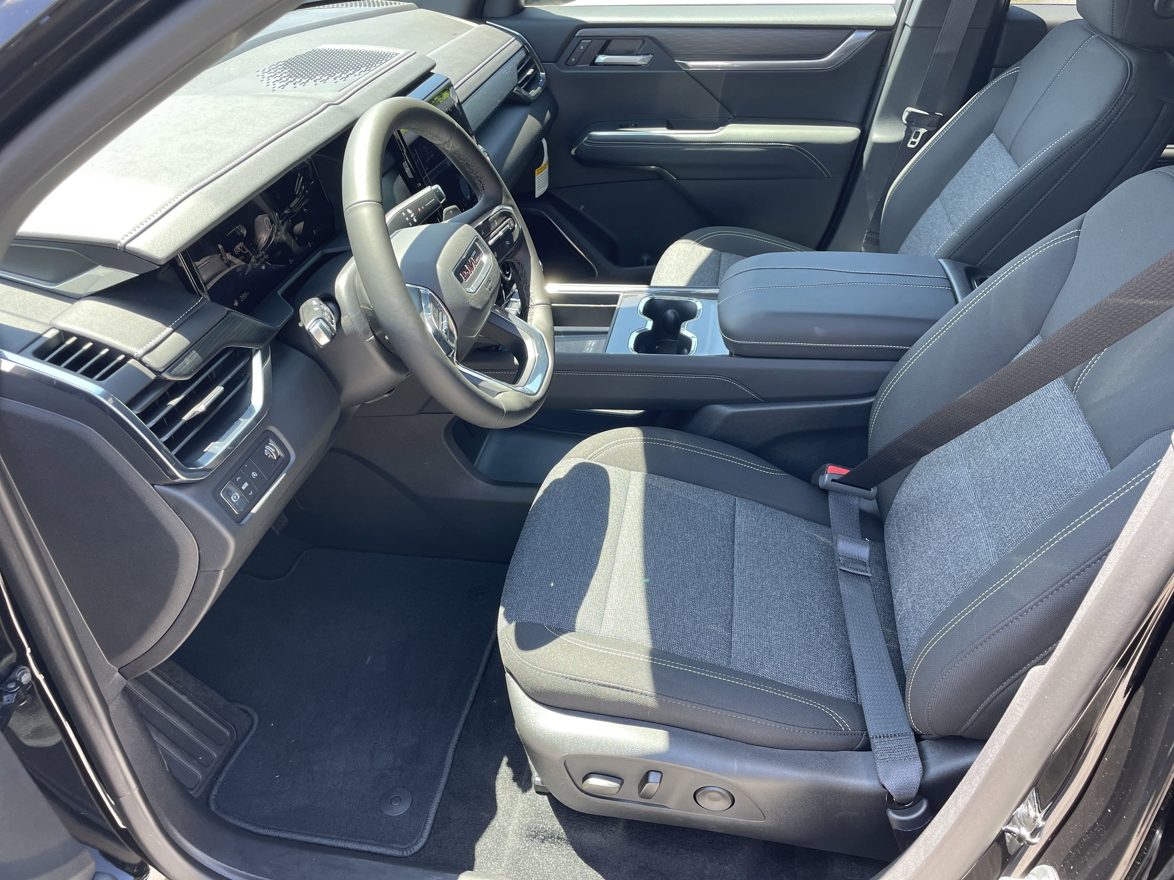 New 2025 GMC Acadia Elevation image 15