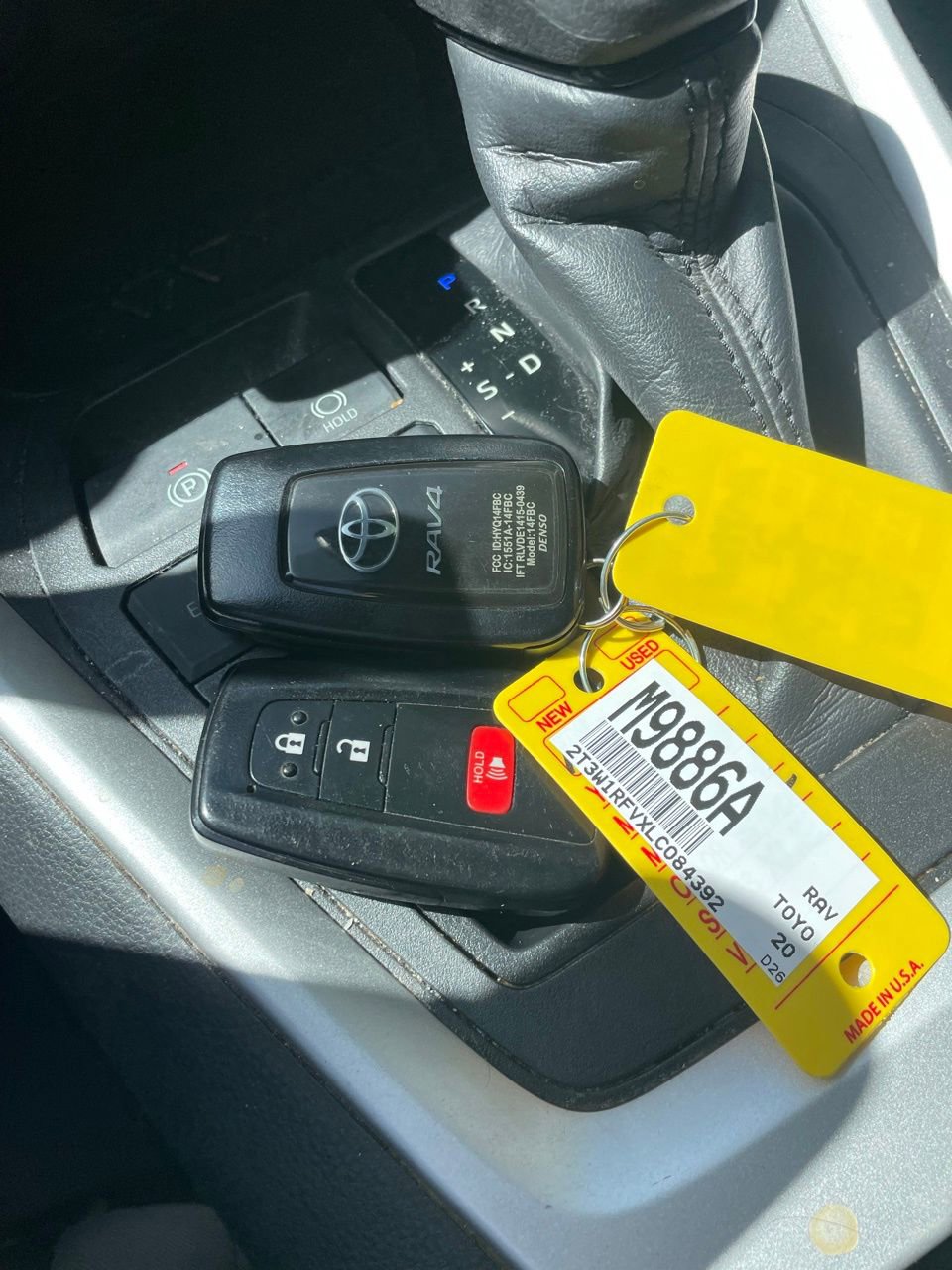 Used 2020 Toyota RAV4 XLE w/ Carpet Mat Package image 13