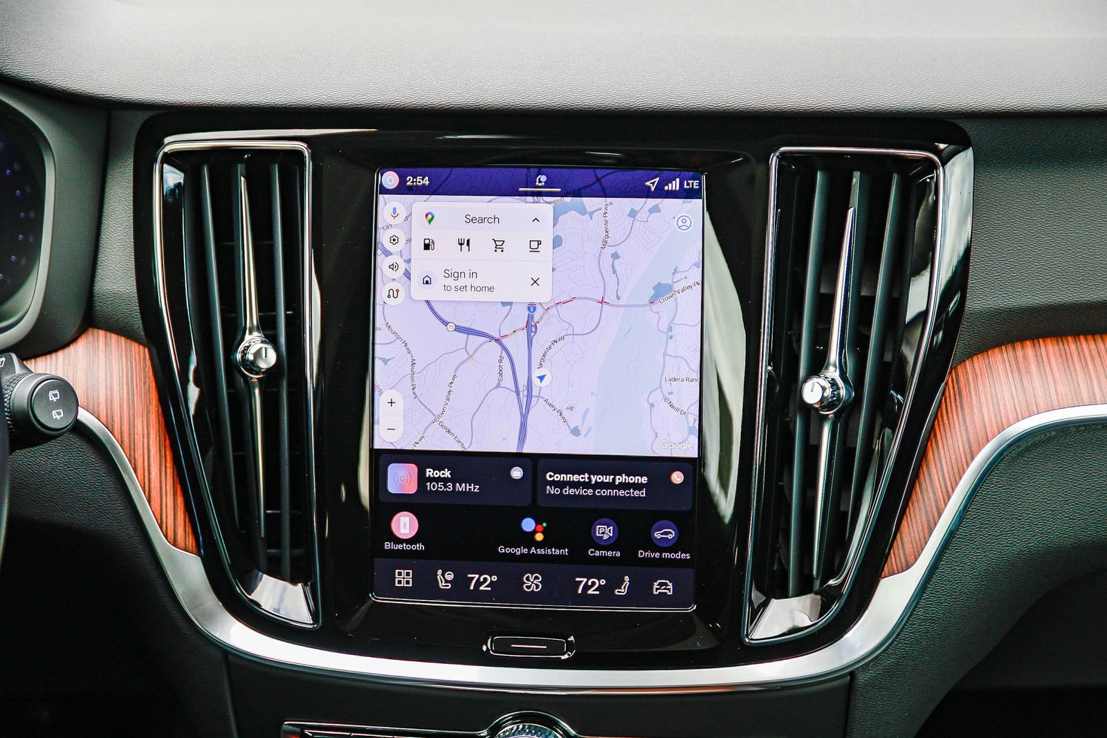 Certified 2026 Volvo V60 B5 Cross Country Plus w/ Climate Package image 15