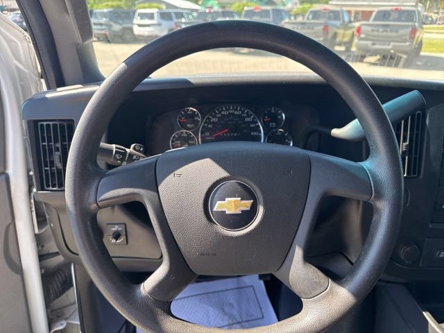 Used 2018 Chevrolet Express 2500 RWD image 12