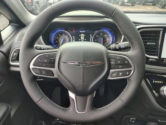 New 2026 Chrysler Pacifica Select image 16