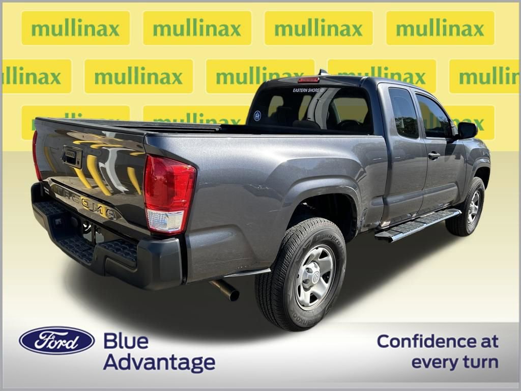 Used 2017 Toyota Tacoma SR image 2