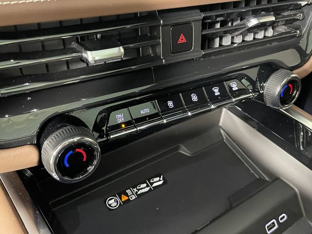 Certified 2025 Chevrolet Tahoe High Country AWD/4WD image 10