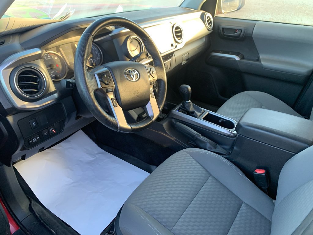 Used 2022 Toyota Tacoma SR5 w/ Technology Package AWD/4WD image 11