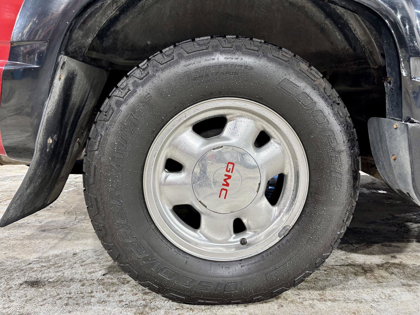 Used 1992 GMC Yukon 4WD 2-Door image 18