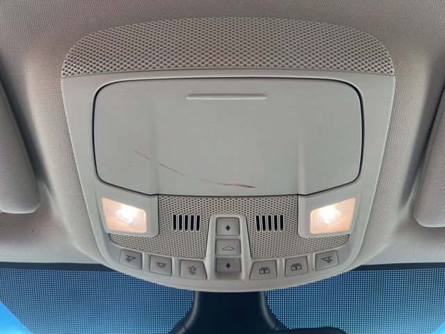Used 2019 Ford Edge Titanium w/ Equipment Group 301A AWD/4WD image 33