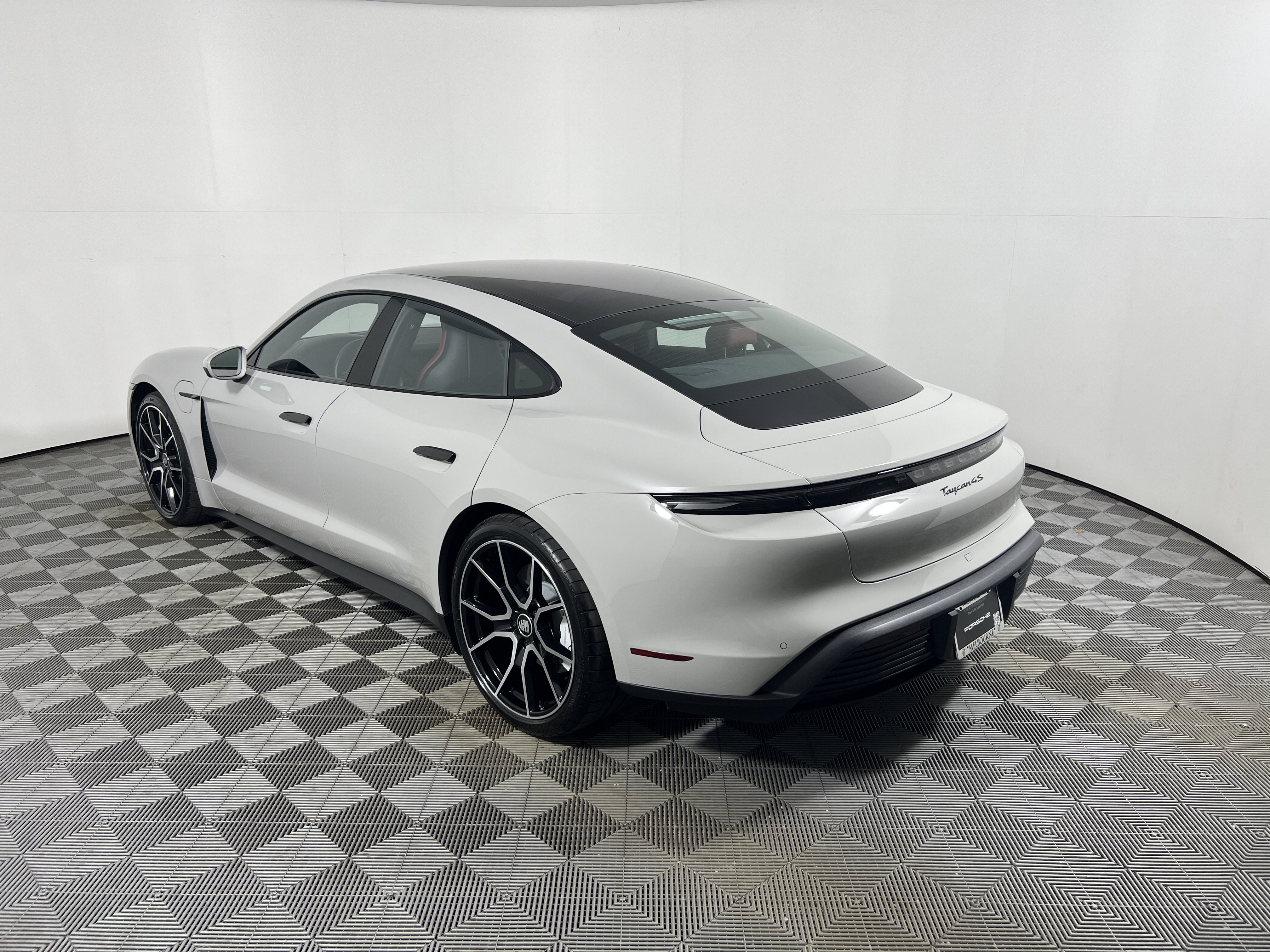 Certified 2023 Porsche Taycan 4S AWD/4WD image 3