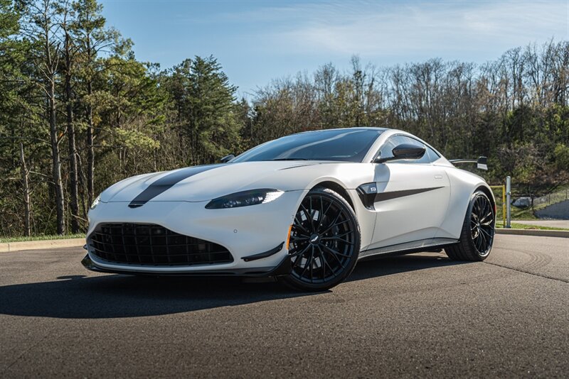 Used 2023 Aston Martin V8 Vantage Coupe RWD image 93