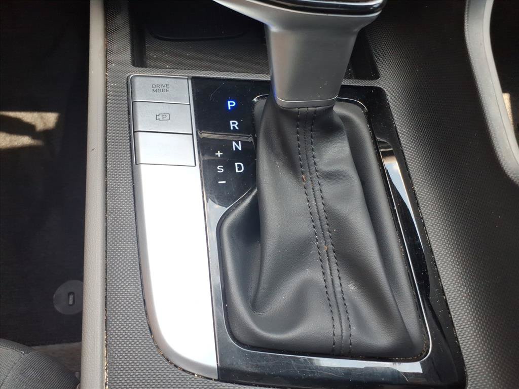 Used 2025 Hyundai Elantra Sport FWD image 24
