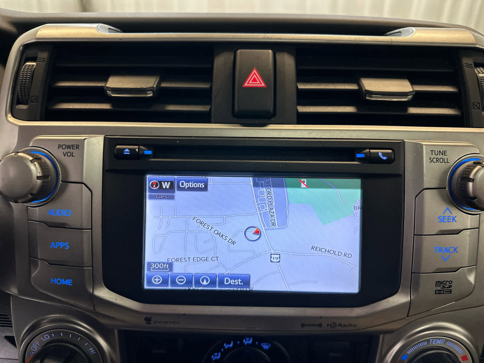 Used 2018 Toyota 4Runner SR5 Premium image 16