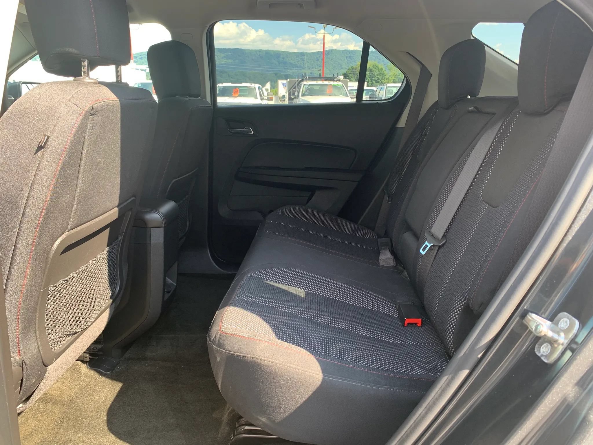 Used 2017 Chevrolet Equinox LS AWD/4WD image 23