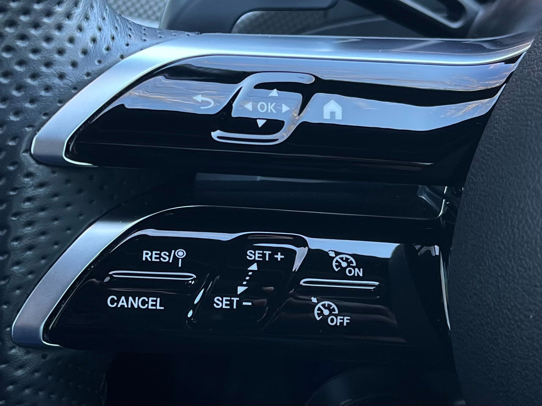 Used 2024 Mercedes-Benz C 43 AMG AMG w/ MB NAVIGATION, AMG REAL image 36