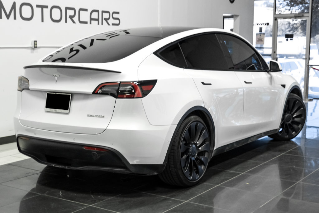 Used 2022 Tesla Model Y Performance AWD/4WD image 9