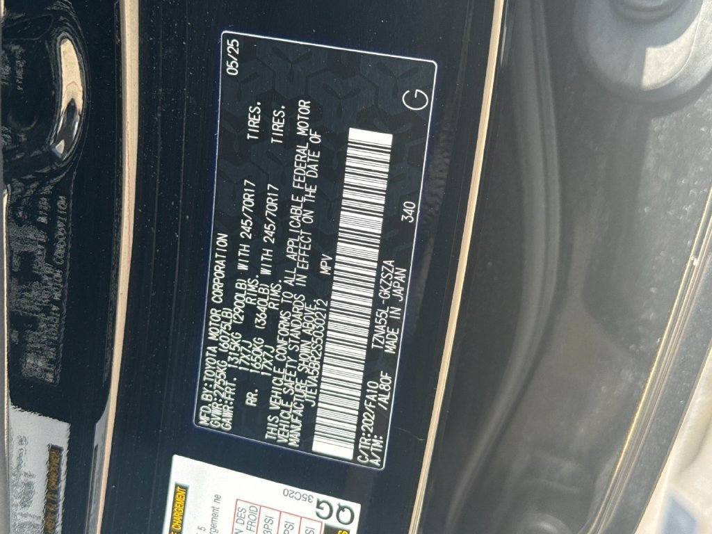 Certified 2025 Toyota 4Runner SR5 AWD/4WD image 30