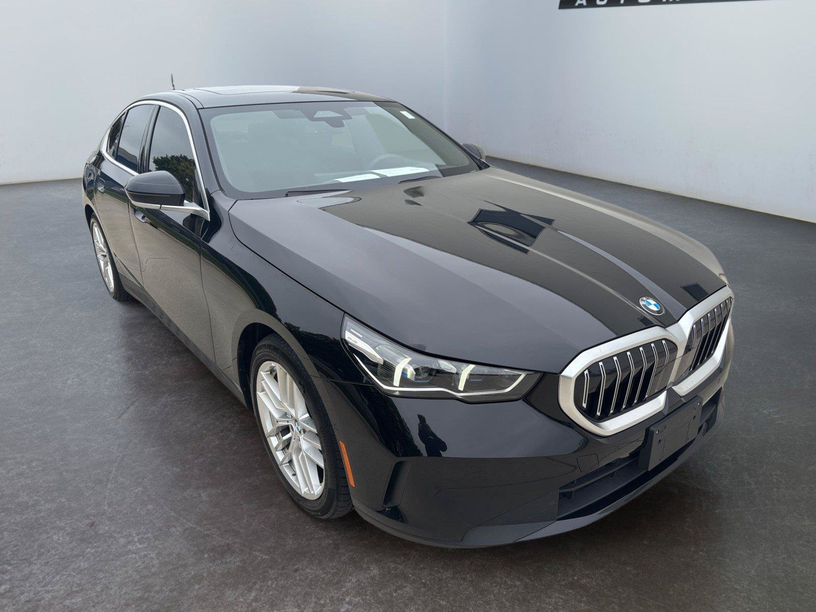 Used 2024 BMW 540i xDrive w/ Premium Package AWD/4WD image 11