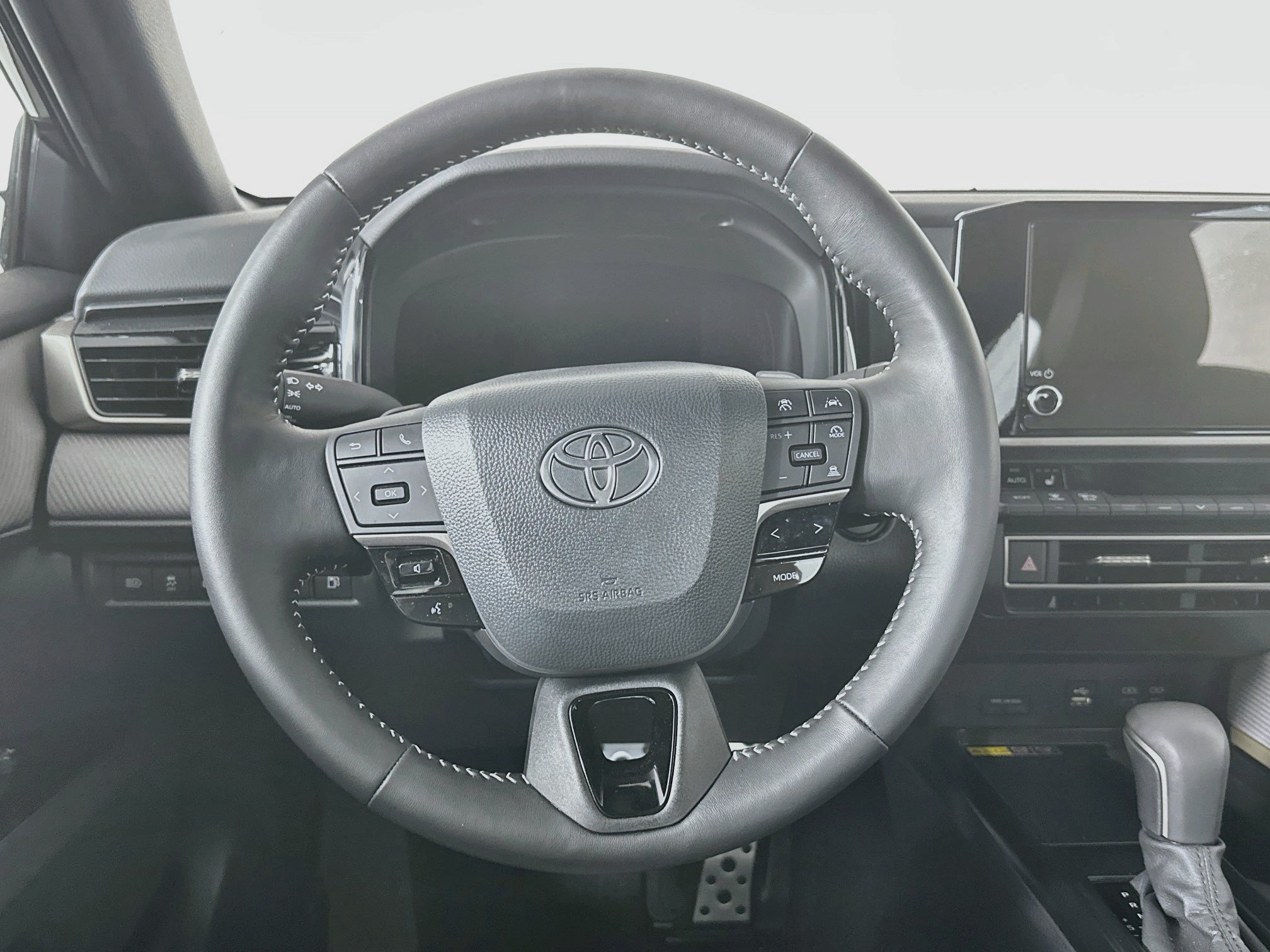 Used 2026 Toyota Camry SE w/ Convenience Package FWD image 18
