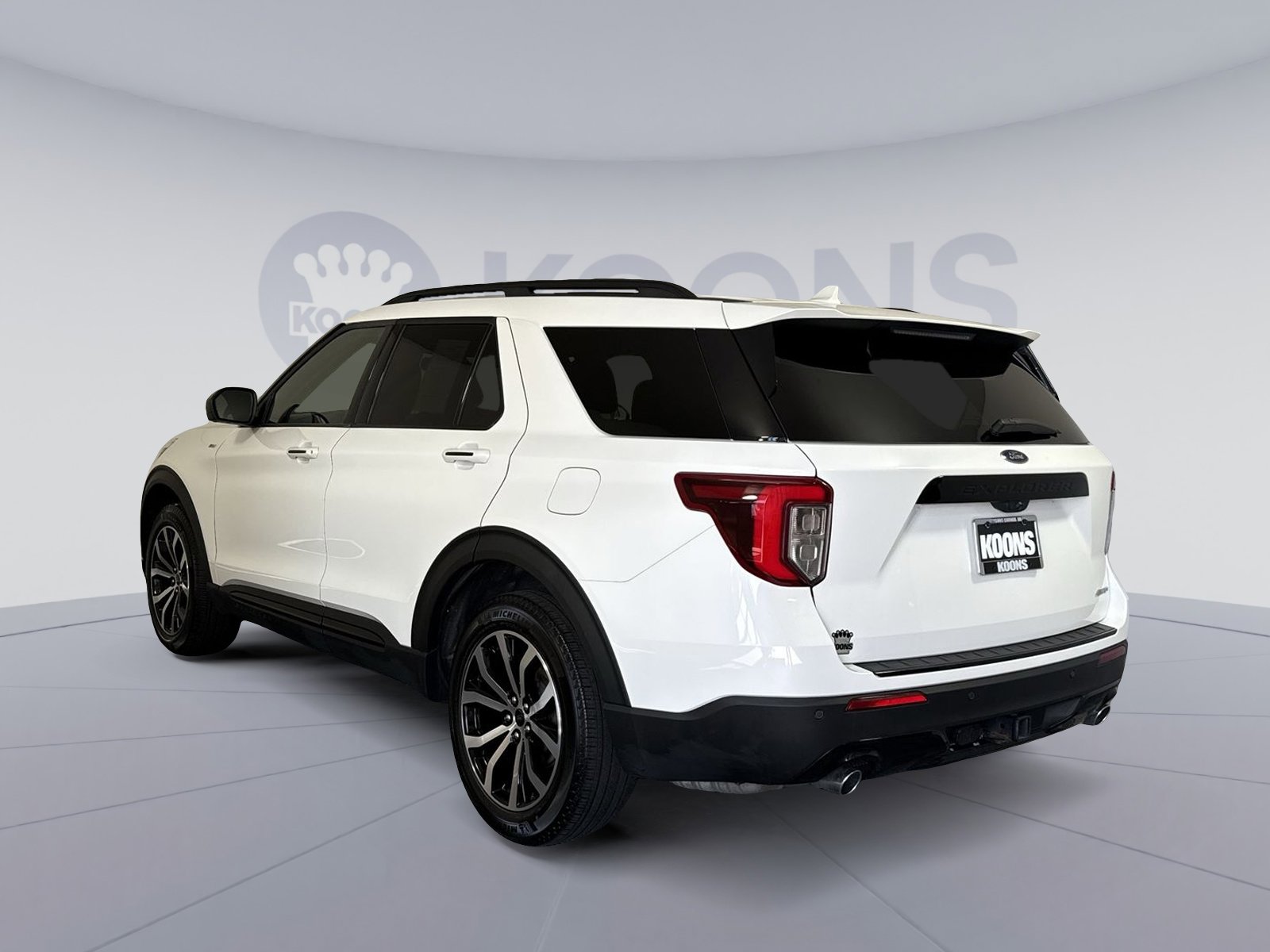 Used 2023 Ford Explorer ST-Line w/ Class IV Trailer Tow Package AWD/4WD image 4