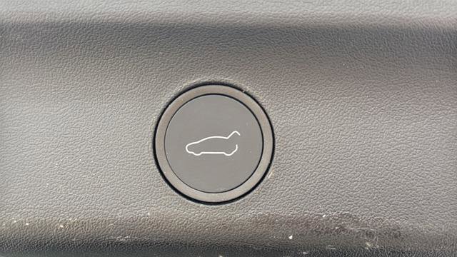 Used 2024 Tesla Model Y 2WD image 27