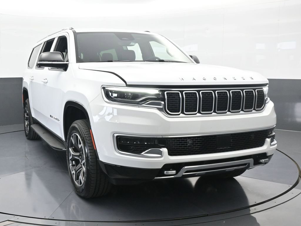 Used 2023 Jeep Wagoneer L Series III w/ Preferred Equipment Group image 9