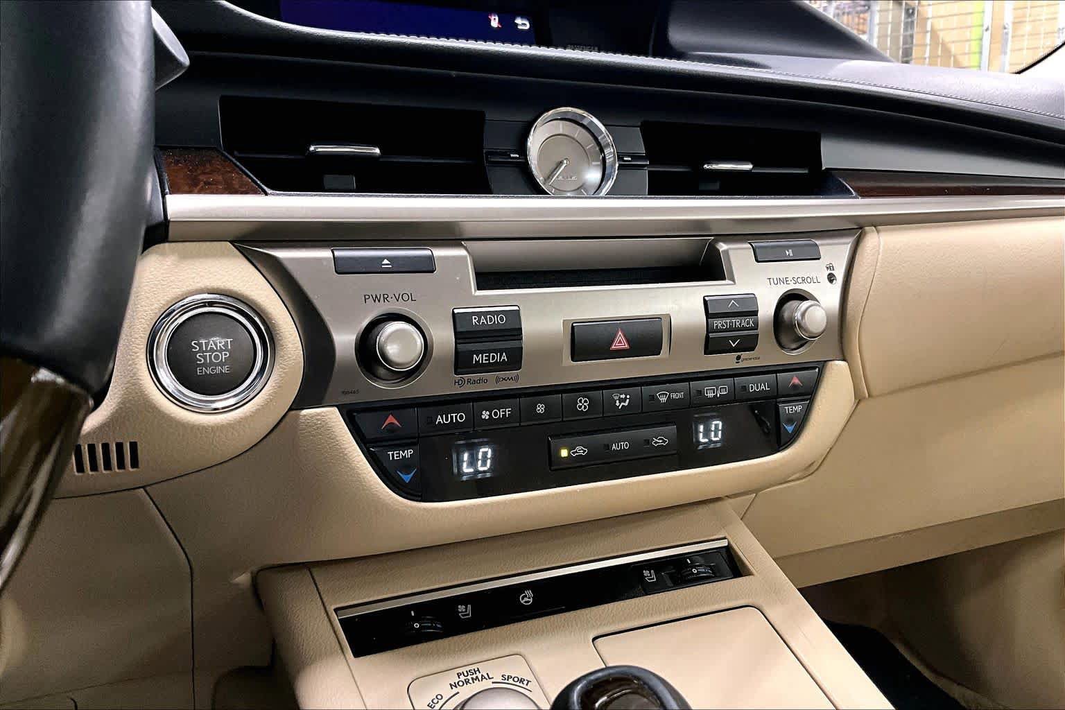 Used 2015 Lexus ES 350 w/ Premium Package FWD image 35