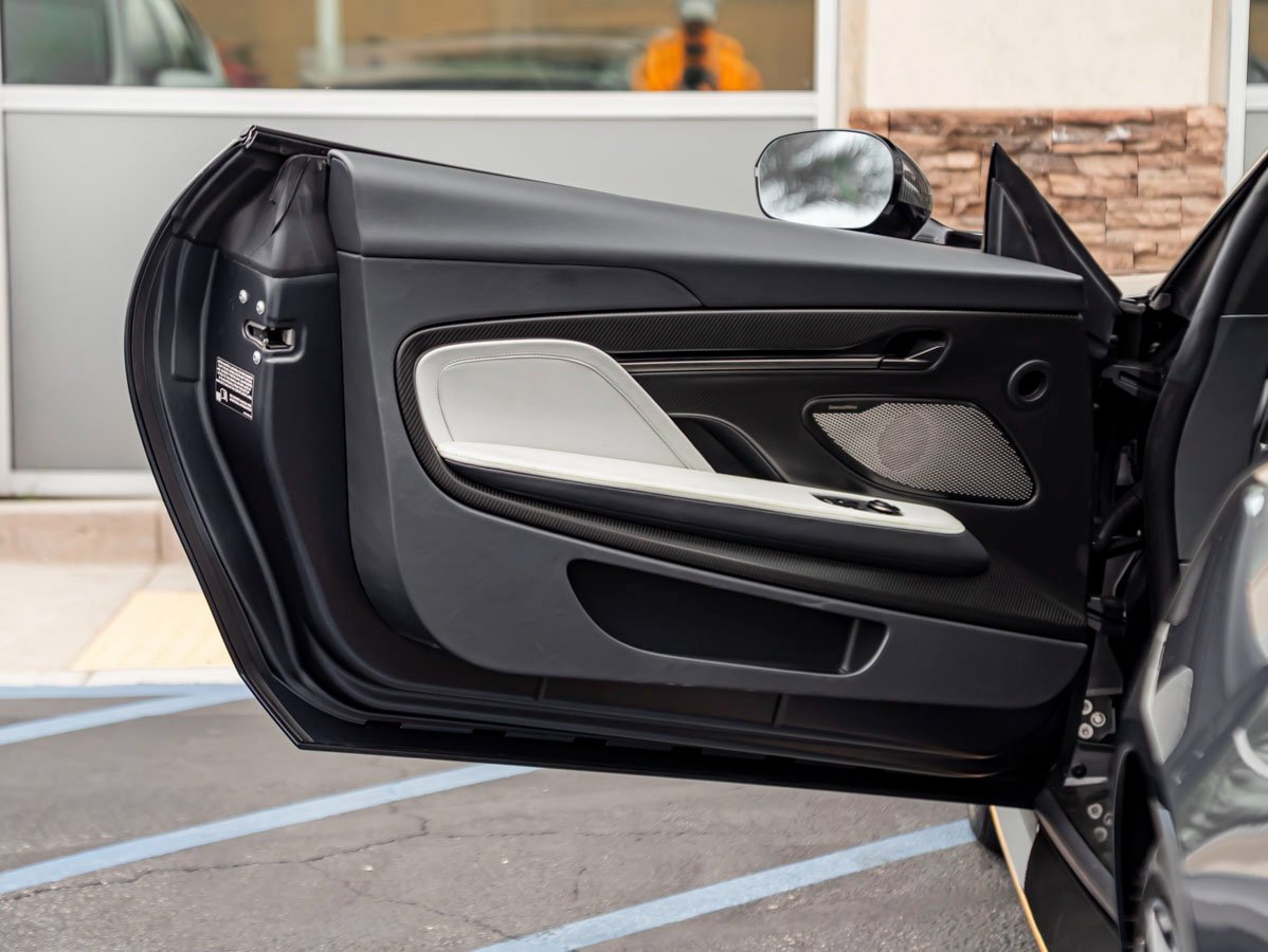 Used 2025 Aston Martin Vanquish image 14