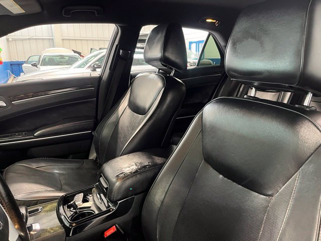 Used 2013 Chrysler 300 C RWD image 24
