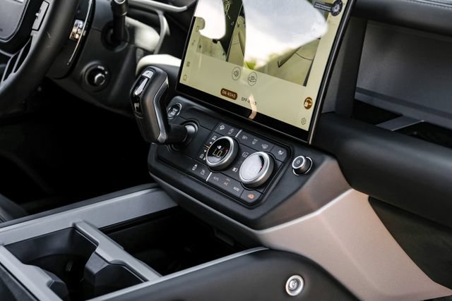 New 2026 Land Rover Defender 130 V8 AWD/4WD image 29