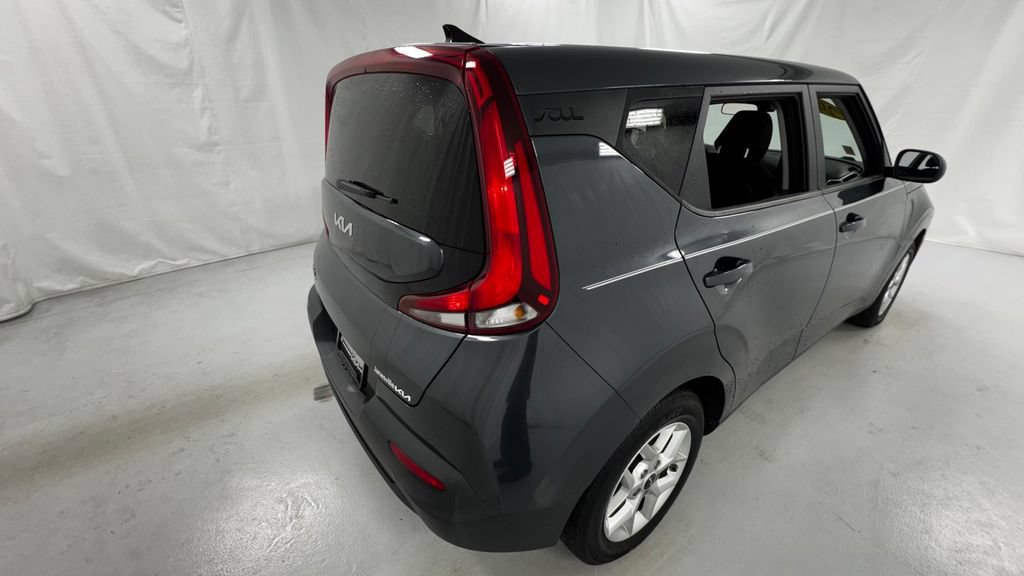 Used 2022 Kia Soul LX w/ Technology Package FWD image 4