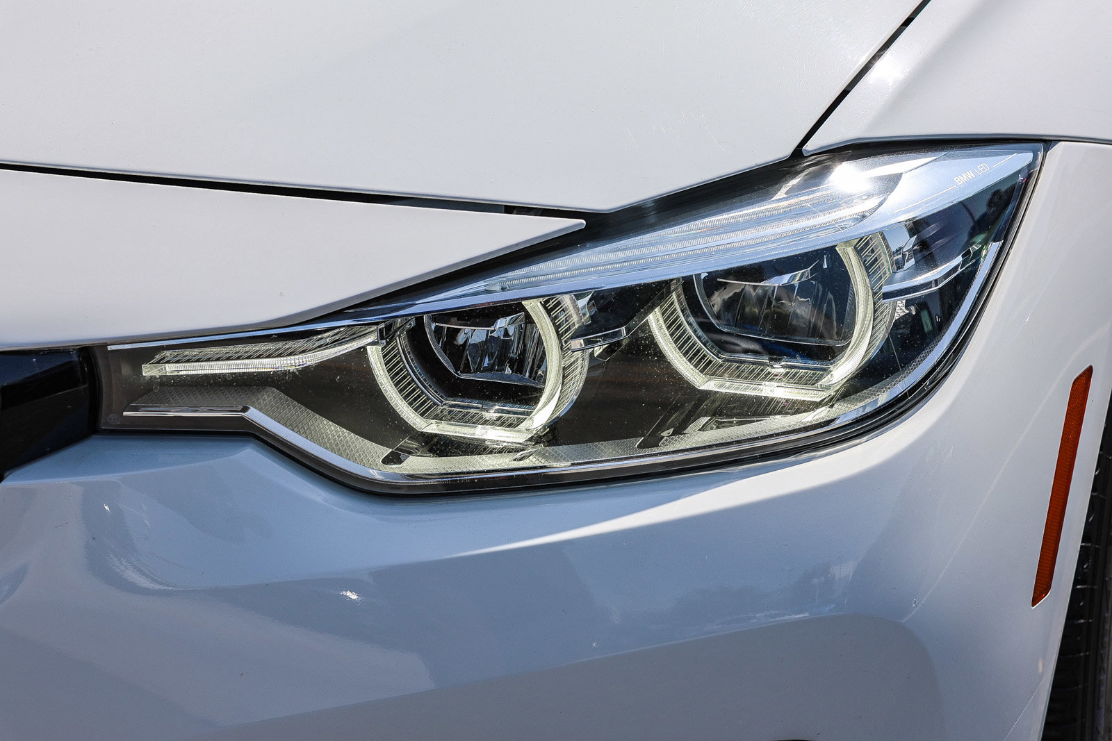 Used 2018 BMW 330e w/ Convenience Package RWD image 21