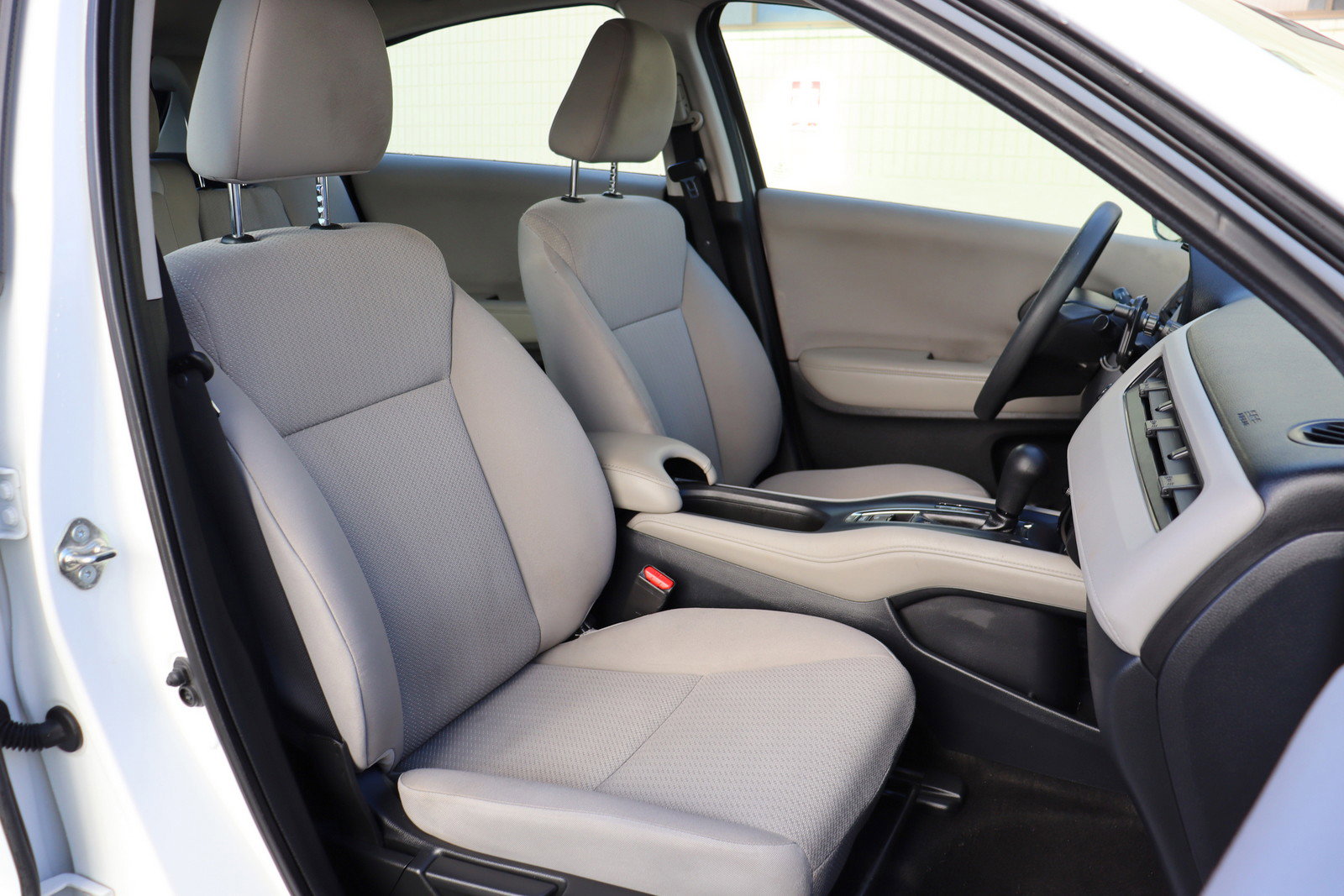 Used 2017 Honda HR-V LX image 19