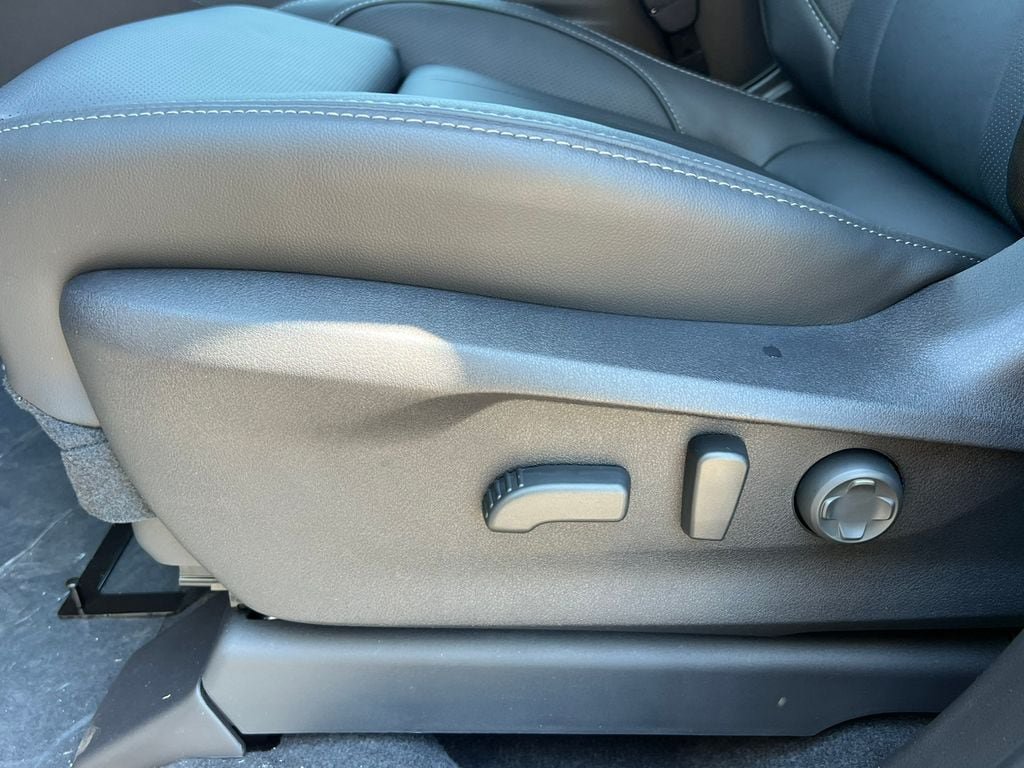 New 2026 Subaru Ascent Limited AWD/4WD image 12