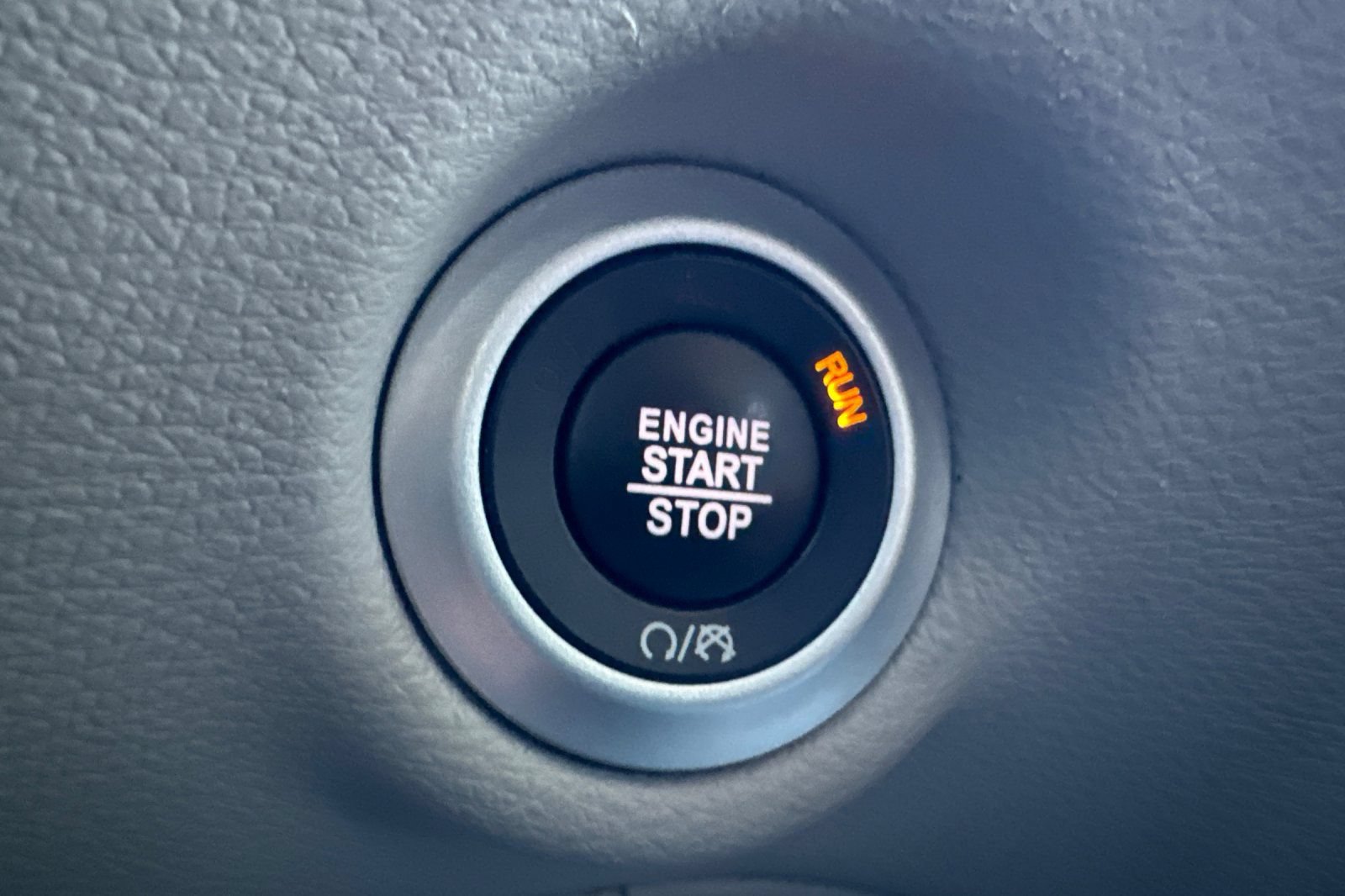 Used 2024 Chrysler Pacifica Touring-L FWD image 25