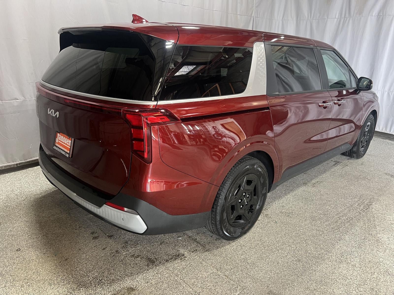 Used 2026 Kia Carnival FWD image 6