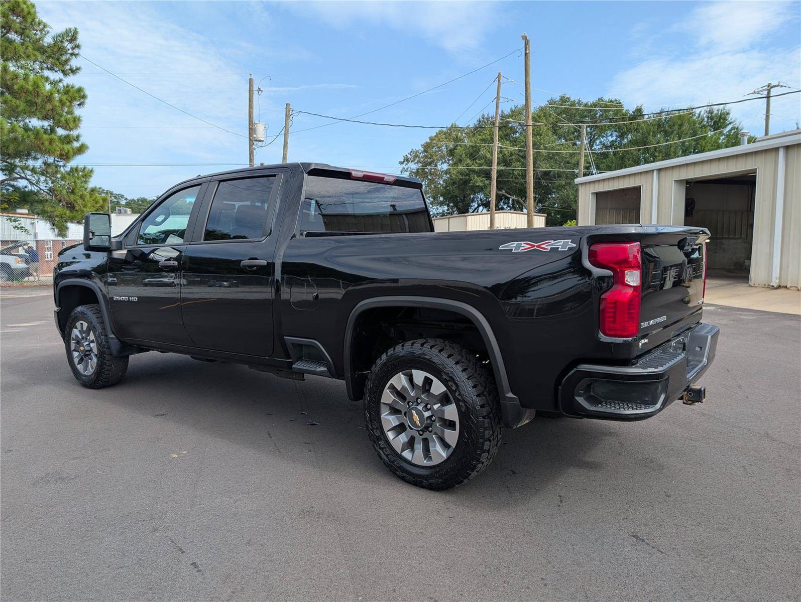 Used 2023 Chevrolet Silverado 2500 Custom w/ Custom Value Package AWD/4WD image 3