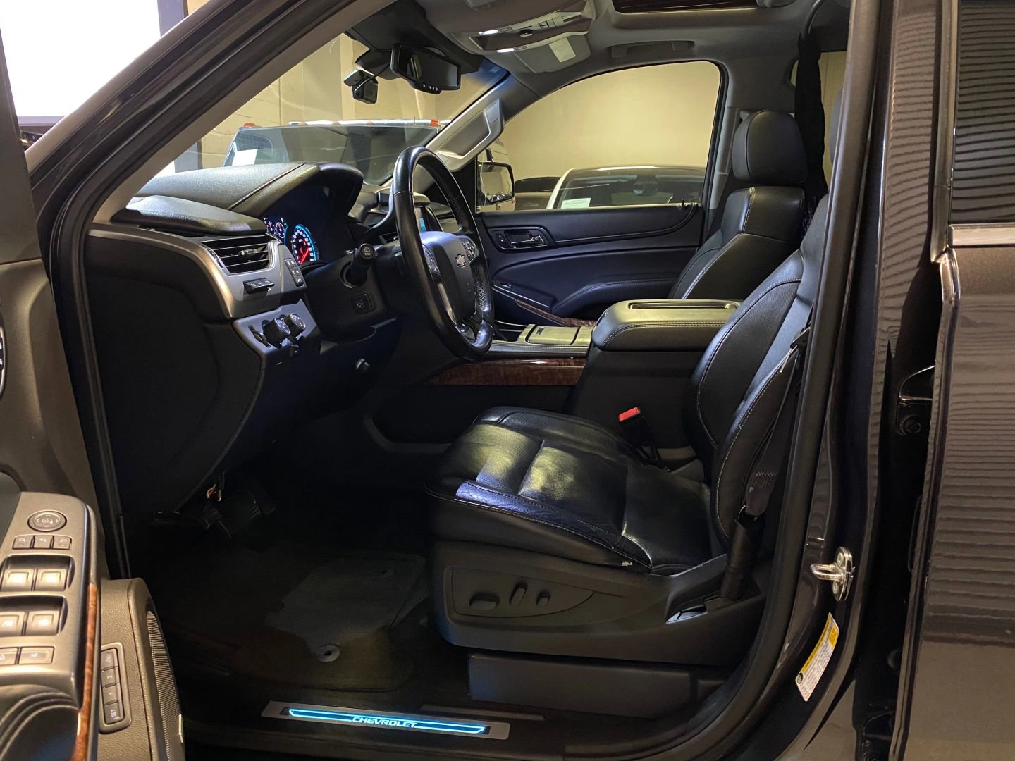 Used 2016 Chevrolet Suburban LTZ AWD/4WD image 24