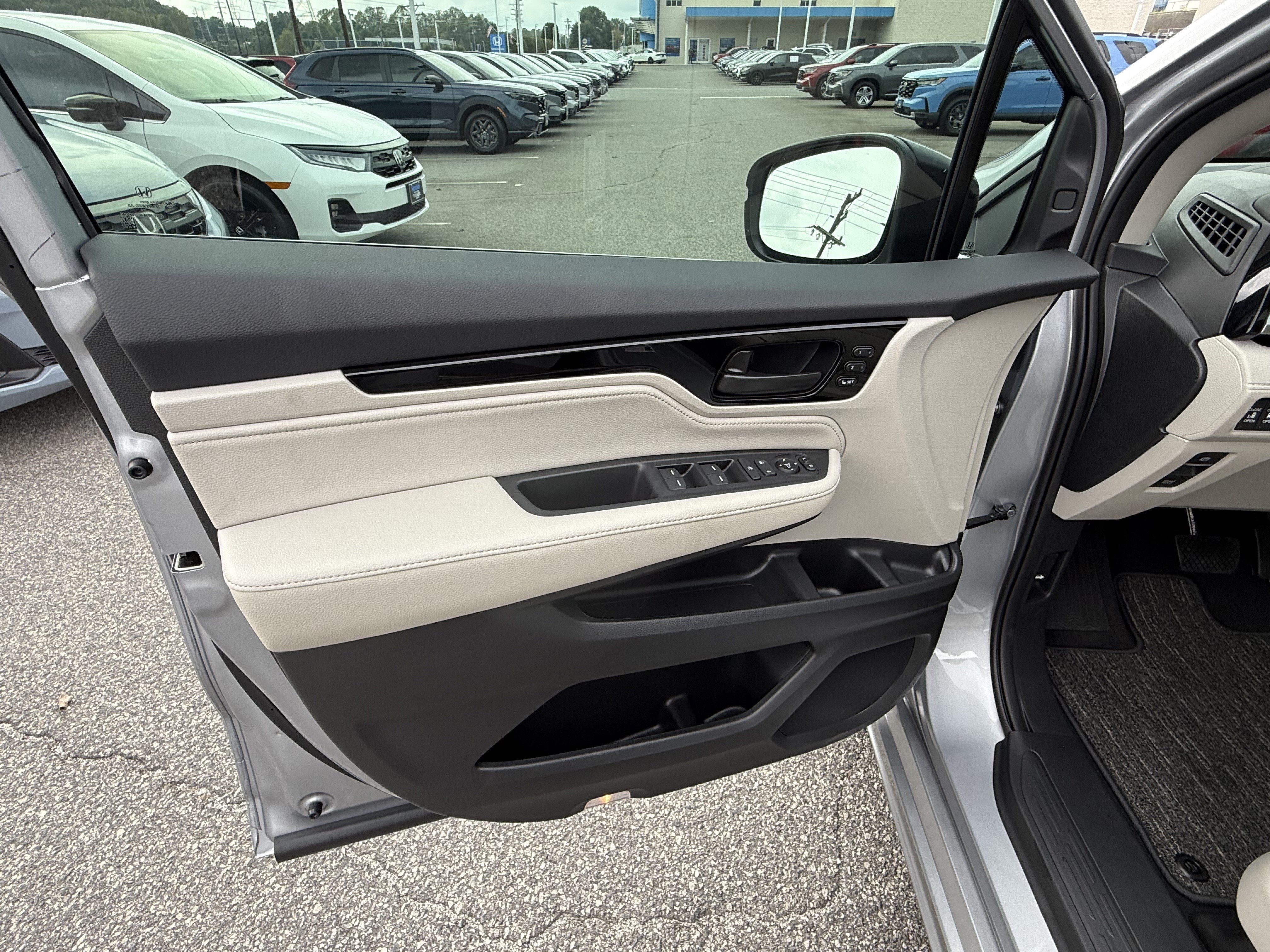 New 2027 Honda Odyssey Touring image 13