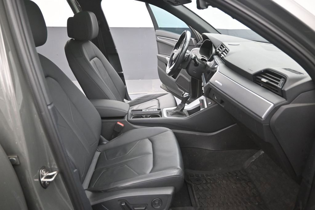 Used 2021 Audi Q3 2.0T Premium w/ Convenience Package AWD/4WD image 27