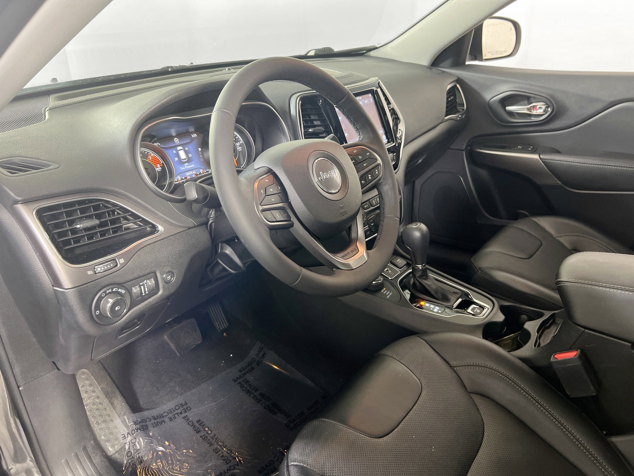 Used 2022 Jeep Cherokee Limited image 9