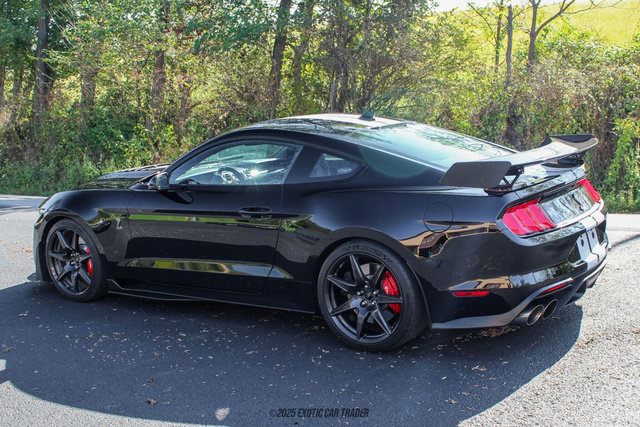 Used 2022 Ford Mustang Shelby GT500 w/ Carbon Fiber Track Pack image 6