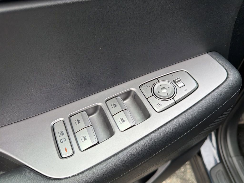 Used 2023 Hyundai Palisade SE w/ Cargo Package image 15