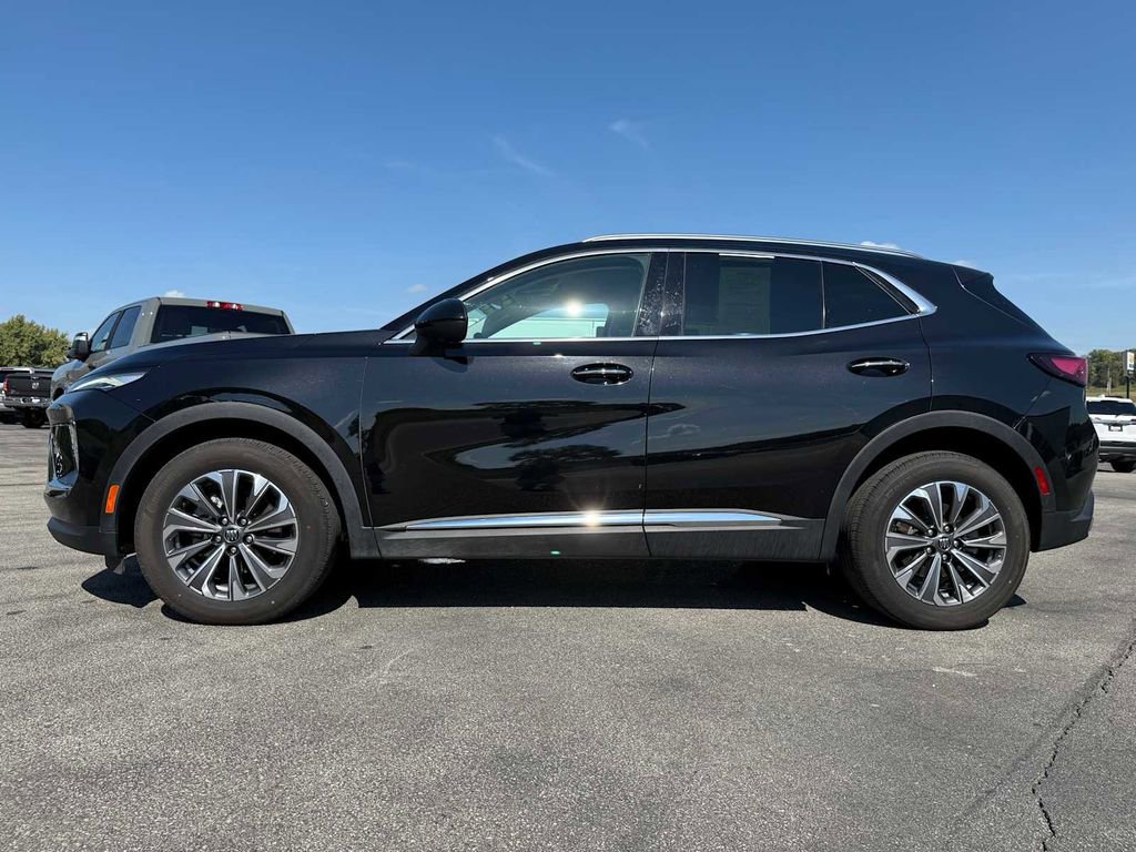 Used 2025 Buick Envision Preferred image 9