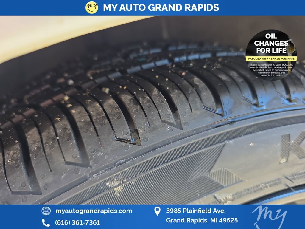 Used 2023 Nissan Maxima SR w/ Sport Mat Group image 33