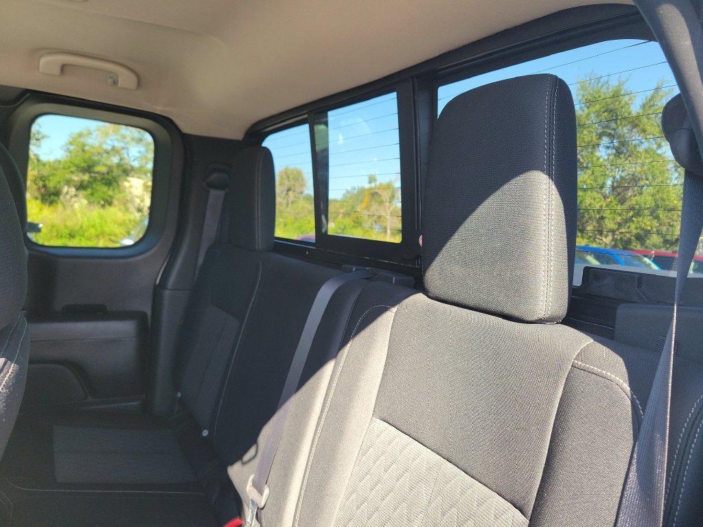 Used 2018 Nissan Titan SV w/ SV Convenience Package RWD image 23