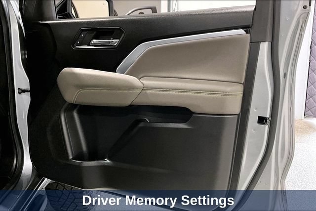 Used 2024 Chevrolet Colorado ZR2 w/ ZR2 Convenience Package III AWD/4WD image 38