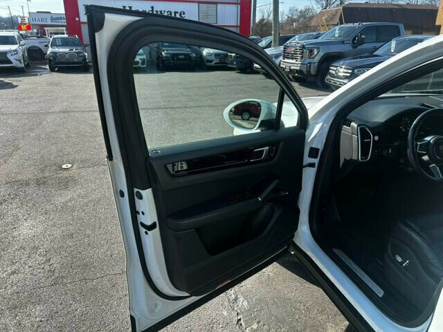 Used 2019 Porsche Cayenne image 9